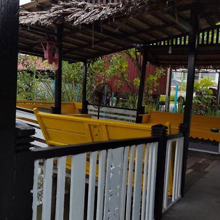 Mykampung Chalet Hotel Ipoh Bagian luar foto
