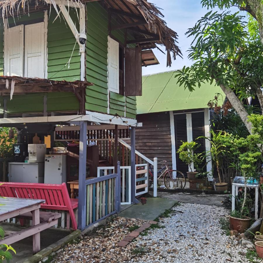 Mykampung Chalet Hotel Ipoh Bagian luar foto