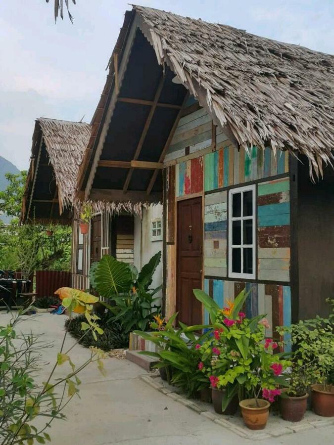 Mykampung Chalet Hotel Ipoh Bagian luar foto
