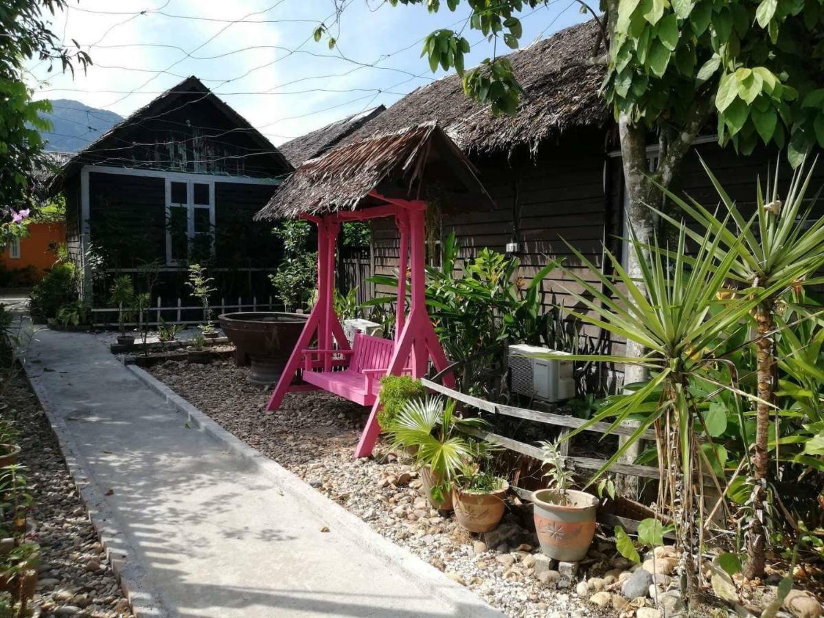 Mykampung Chalet Hotel Ipoh Bagian luar foto