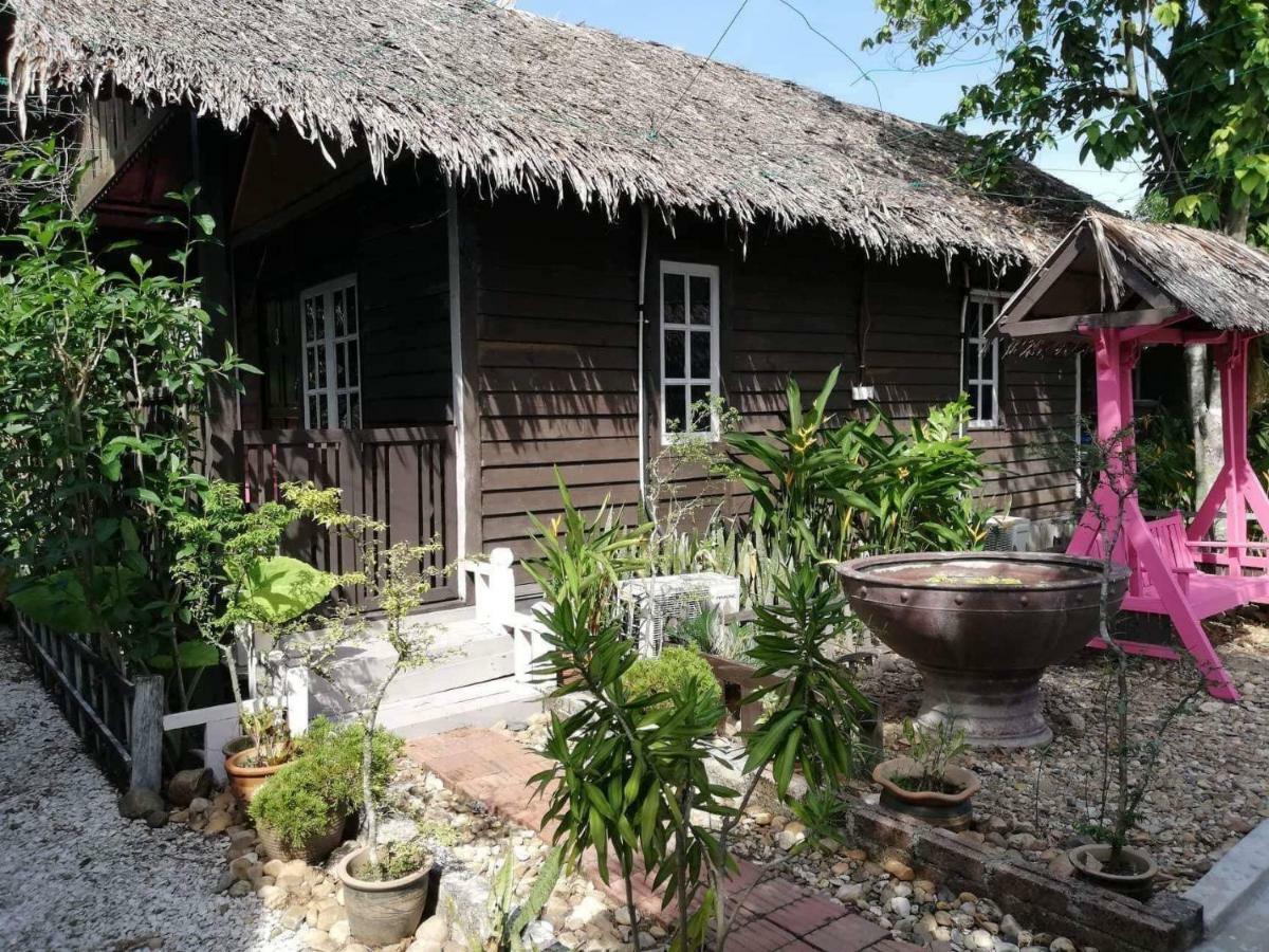 Mykampung Chalet Hotel Ipoh Bagian luar foto