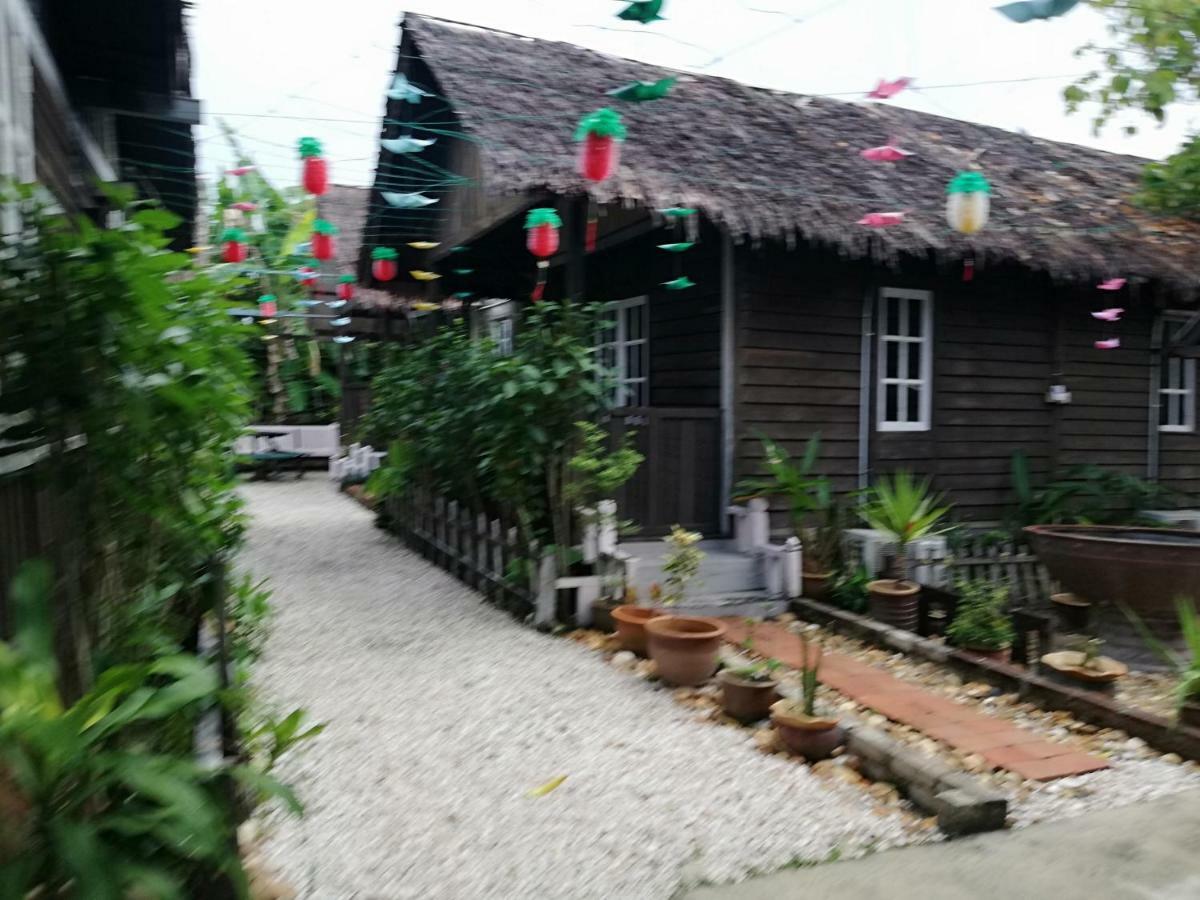 Mykampung Chalet Hotel Ipoh Bagian luar foto
