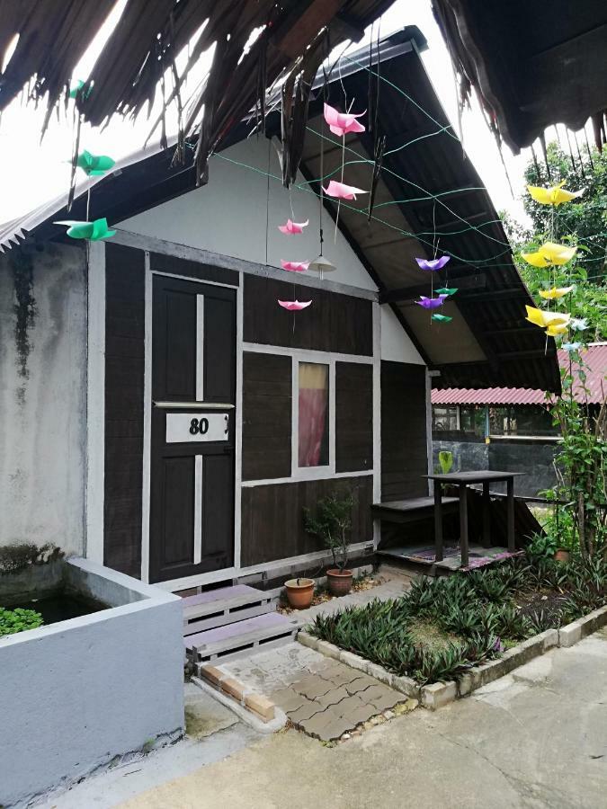 Mykampung Chalet Hotel Ipoh Bagian luar foto
